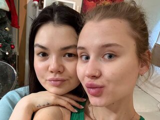 Toy show ScarlettAndBenit